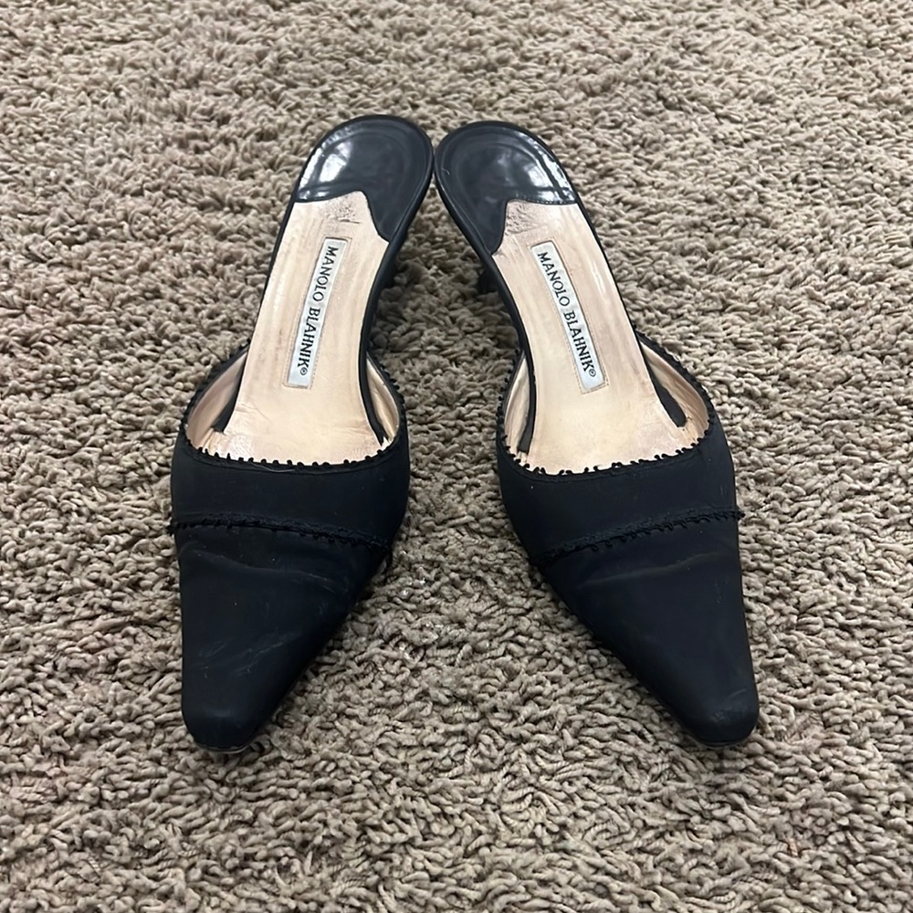 Manolo Blahnik kitten heels
